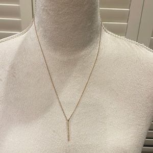 Gold/Diamond look necklace